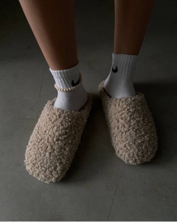 the sixteenth lamb-natural slippers
