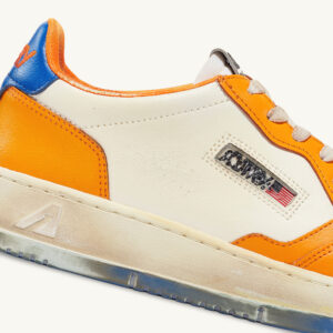 AUTRY -MEDALIST LoW SUPER VINTAGE SNEAKERS IN WHITE ORANGE AND BLUE LEATHER