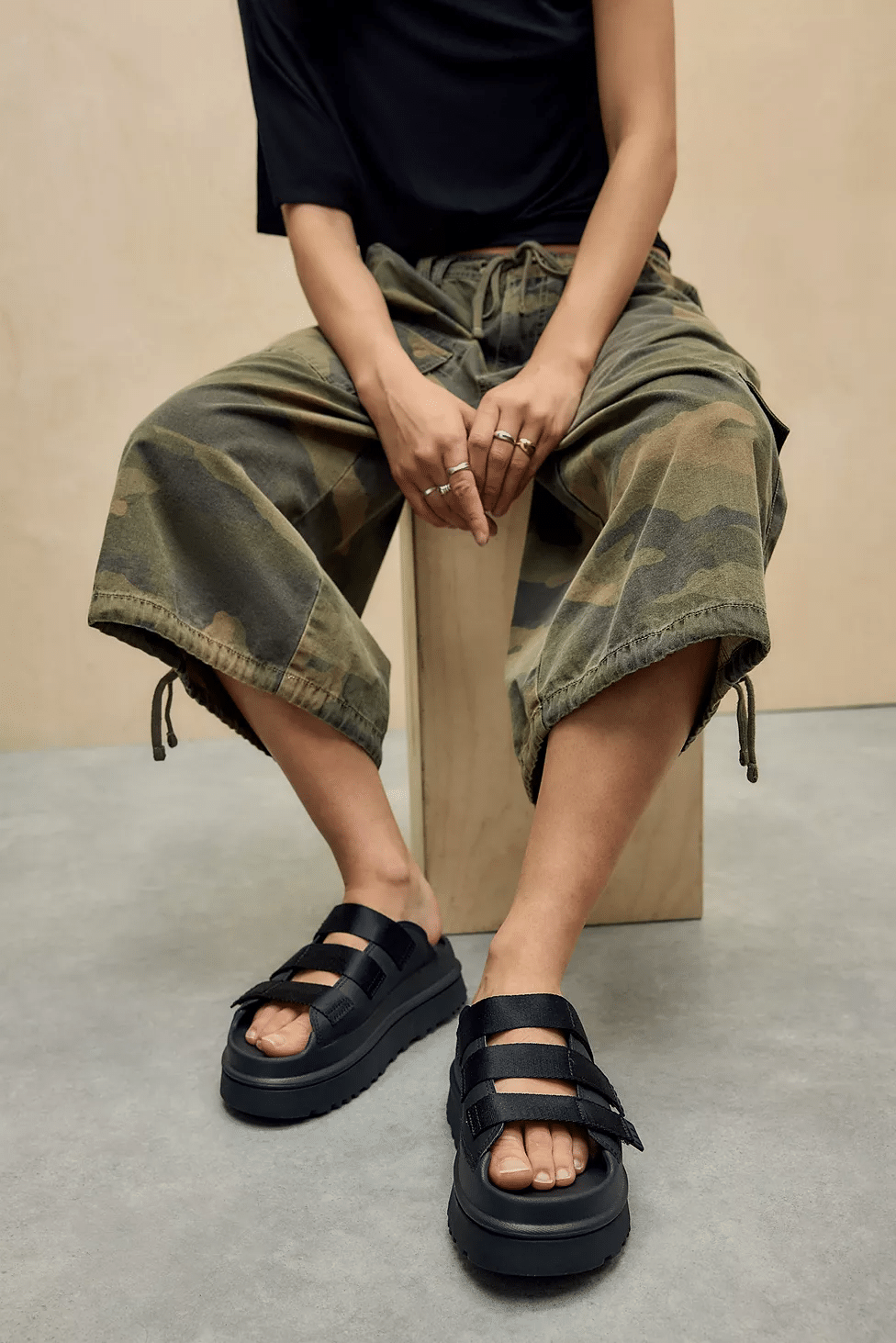 UGG – GOLDENGLOW SLIDE BLACK