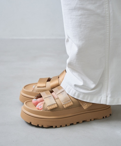 UGG – GOLDENGLOW SLIDE SANDAL DARK SAND