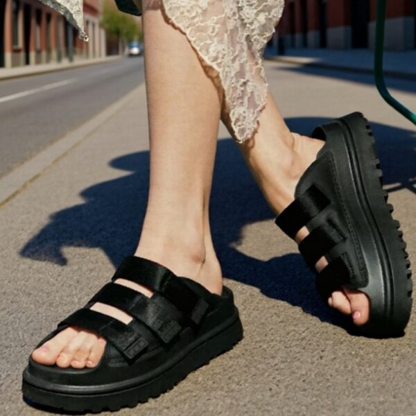 UGG – WOMEN'S GOLDENGLOW SLIDE BLACK 1167430BLK
