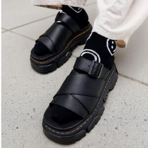 DR. MARTENS – MATTISON SLIDE SANDALS BLACK 40900001