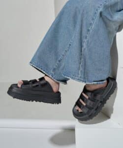 UGG – GOLDENGLOW SLIDE BLACK