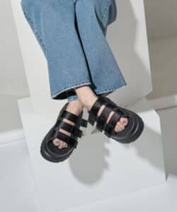 UGG – GOLDENGLOW SLIDE BLACK