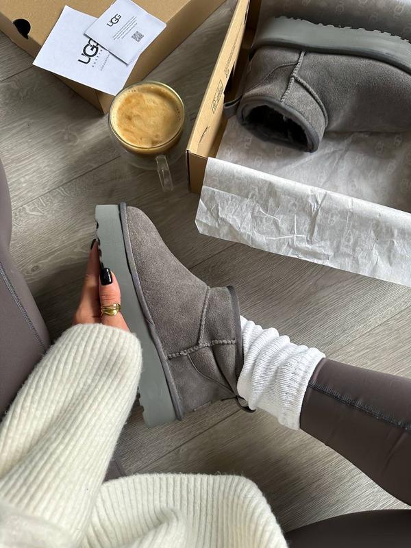 1135092-UGG – Classic Ultra Mini Platform Charcoal