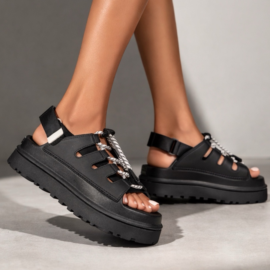 UGG-GOLDENGLOW TOGGLE SANDAL BLACK