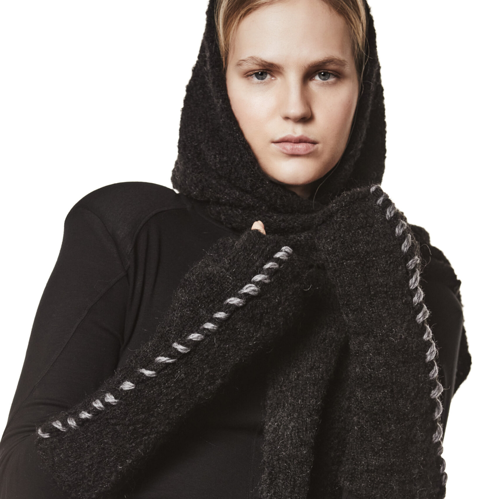 THOM KROM-SCARF W51 BLACK