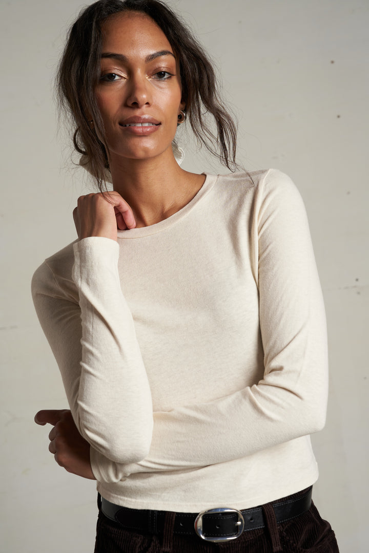 PERFECT WHITE TEE–JAMIE RECYCLED COTTON CREW TEE SUGAR