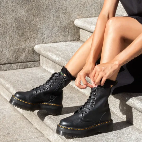 DR.MARTEN-Jadon III 8 Eye Boot Black