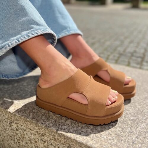 UGG – WOMEN'S GOLDENSTAR HI CUTOUT SLIDE SANDAL 1175132-CHE