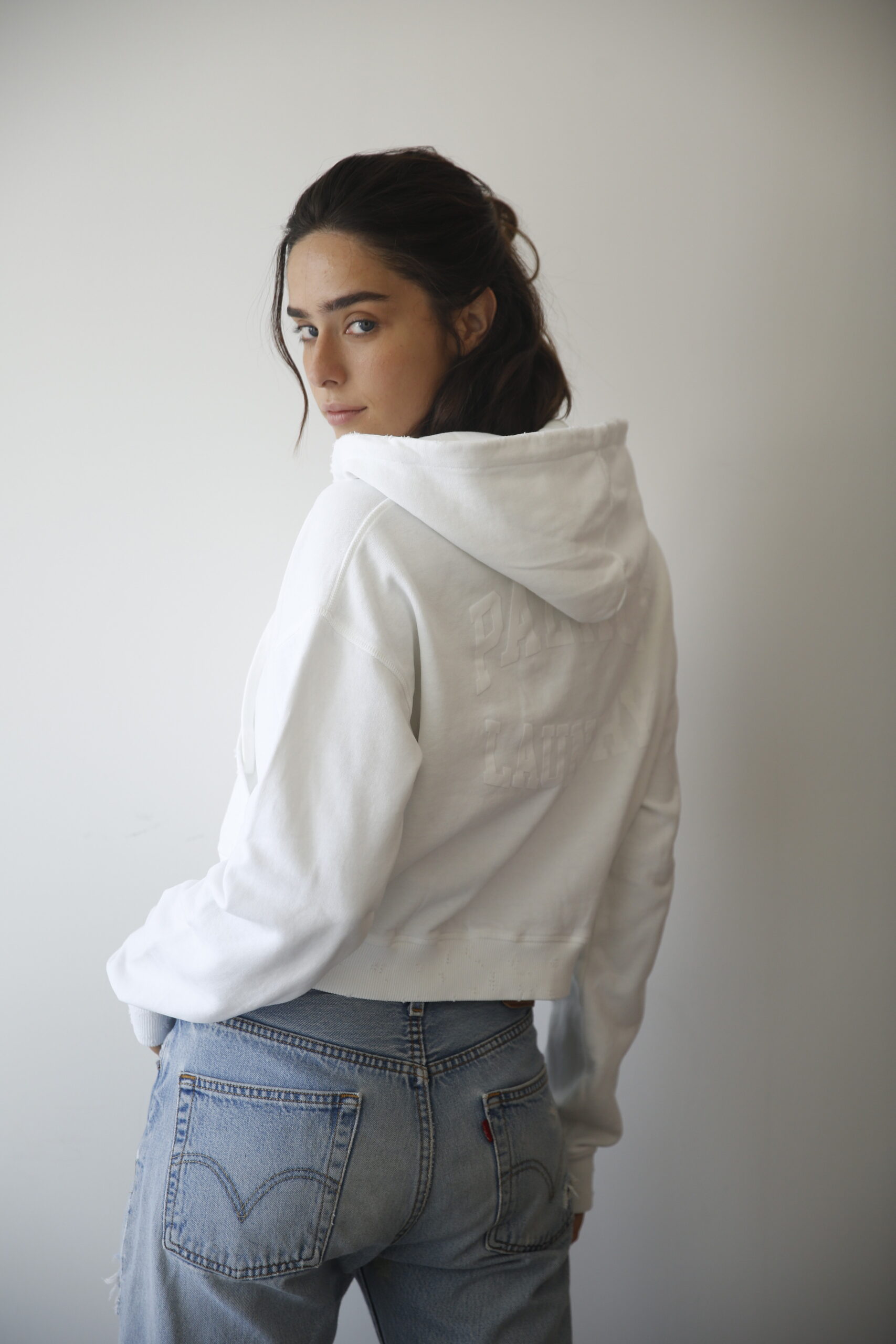 MADE-CROPPED LAUNDRY CARDIGAN WHITE
