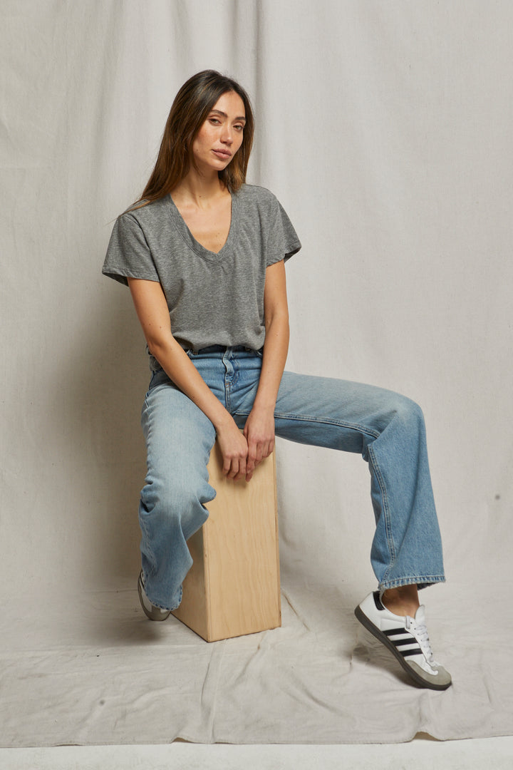 PERFECT WHITE TEE-HENDRIX COTTON BOXY V-NECK TEE (HEATHER GREY)