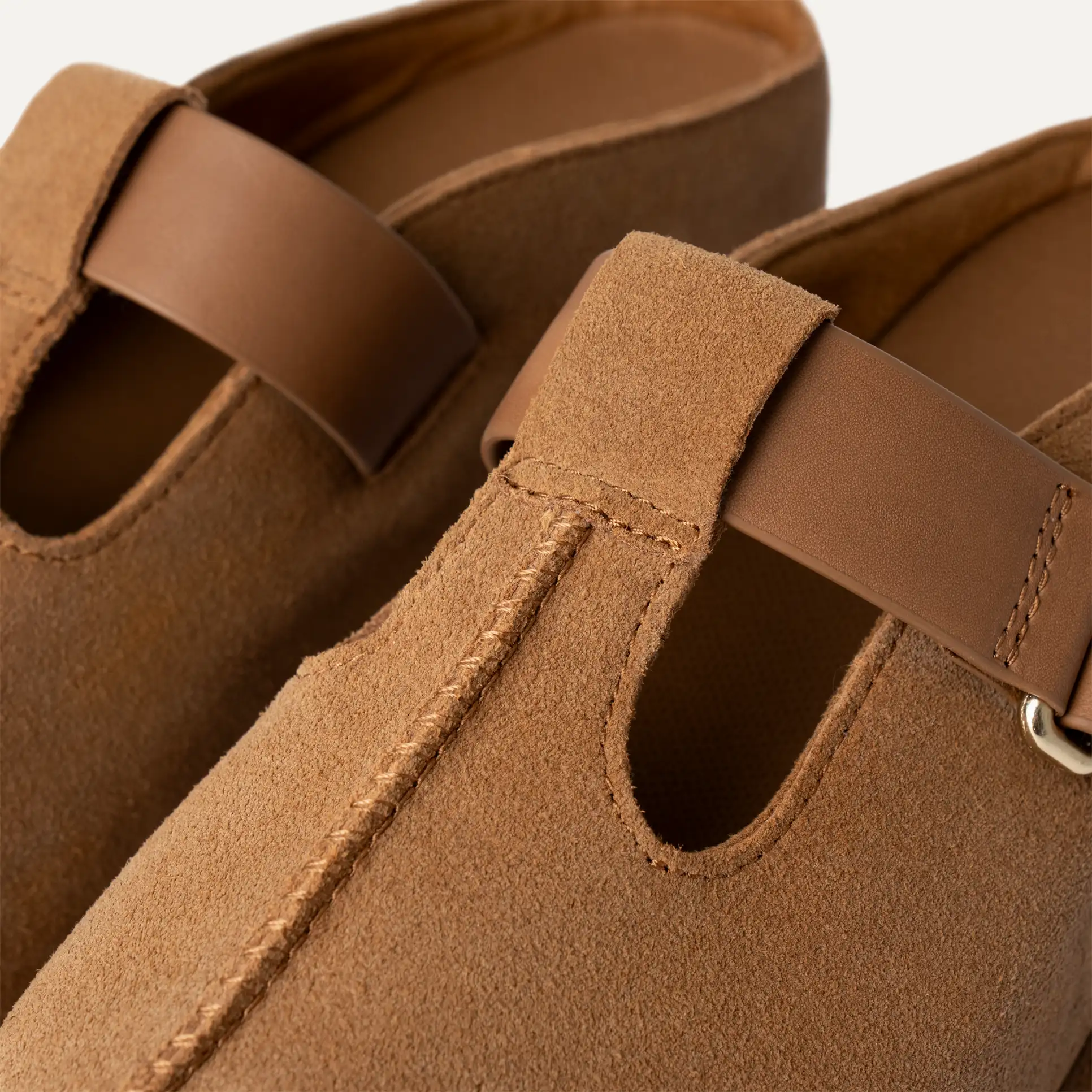 UGG-GOLDENSTAR HI CLOG CHESTNUT 1167550-CHESTNUT