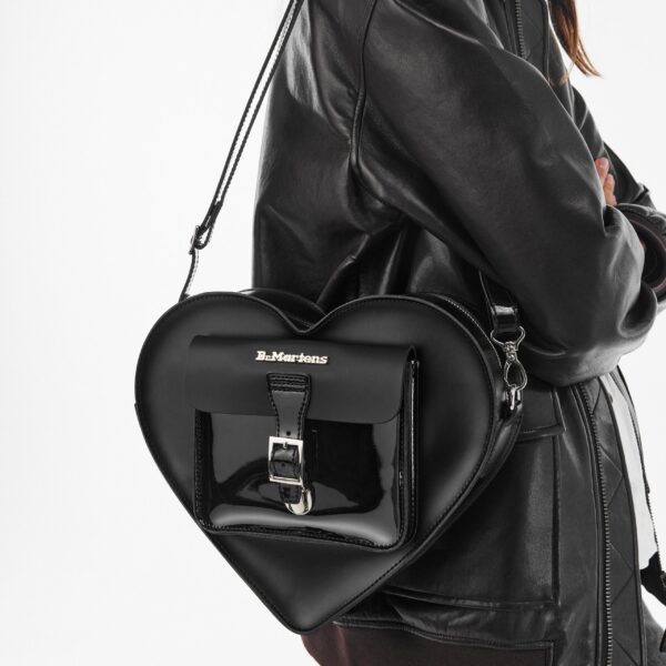 DR. MARTENS – HEART BACKPACK BLACK LEATHER AC807033