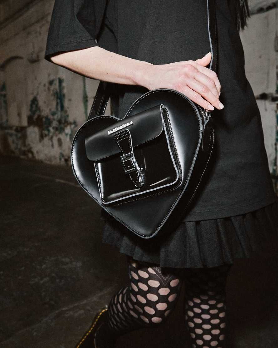 DR. MARTENS – HEART BACKPACK BLACK LEATHER AC807033