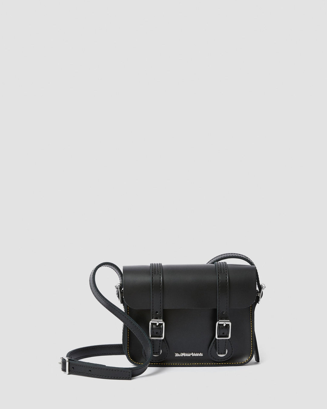 DR. MARTENS – 7 INCH LEATHER CROSSBODY BAG BLACK AB098001