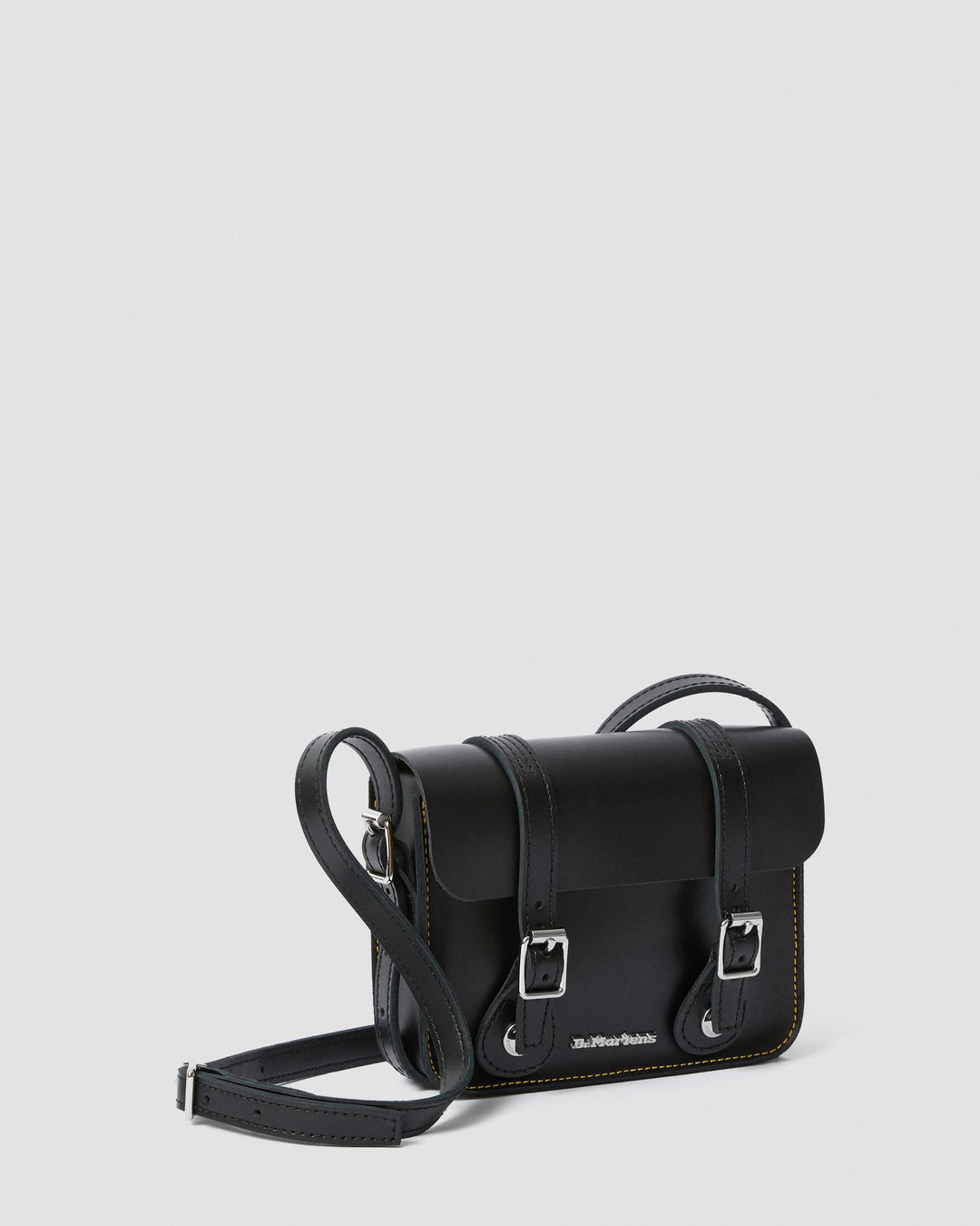 DR. MARTENS – 7 INCH LEATHER CROSSBODY BAG BLACK AB098001