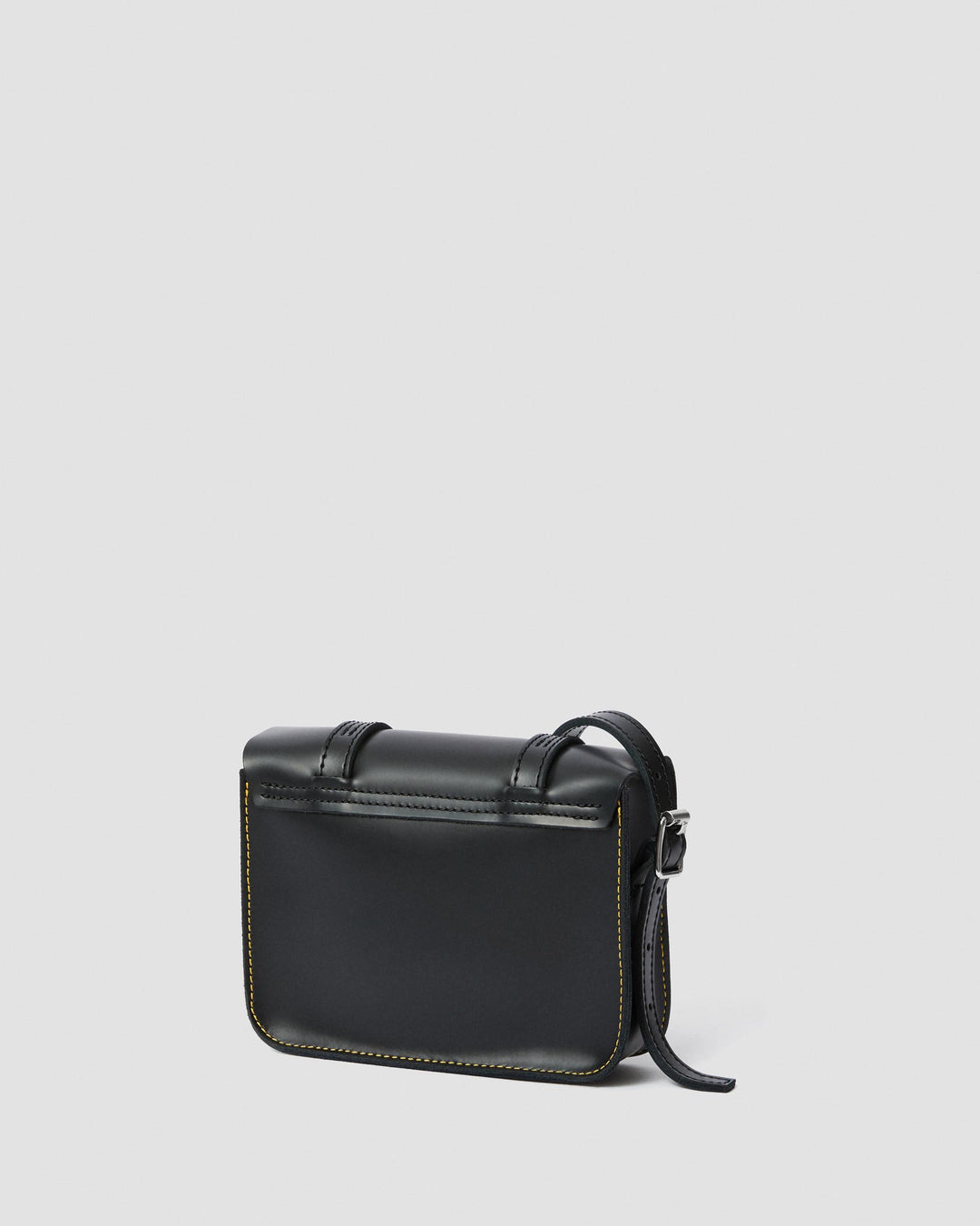 DR. MARTENS – 7 INCH LEATHER CROSSBODY BAG BLACK AB098001