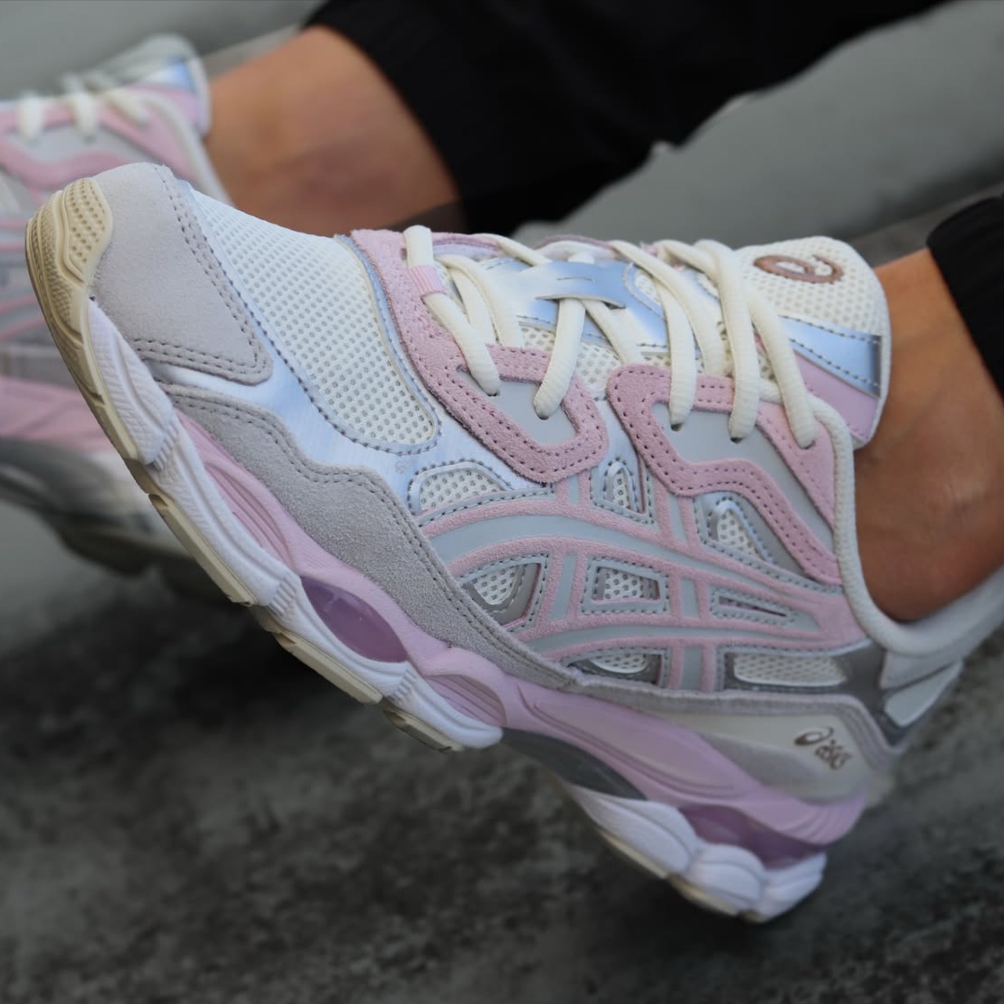 ASICS-GEL-NYC CONCRETE/BARELY ROSE 1203A383-028