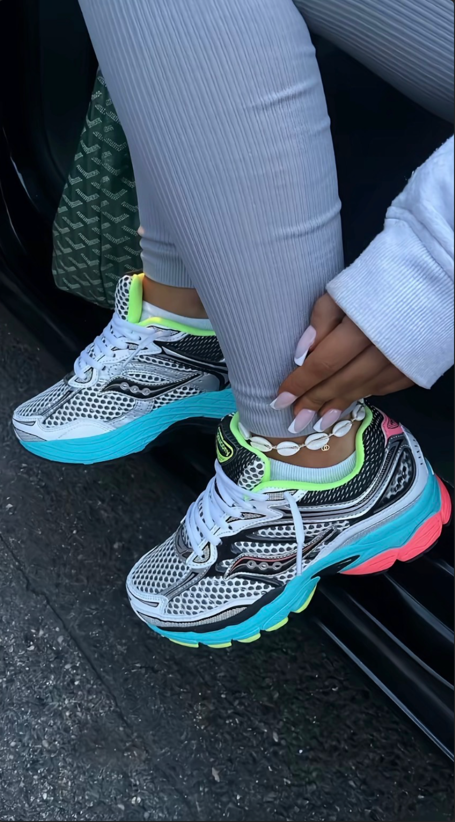 SAUCONY-PROGRID OMNI 9 SILVER MUTANT