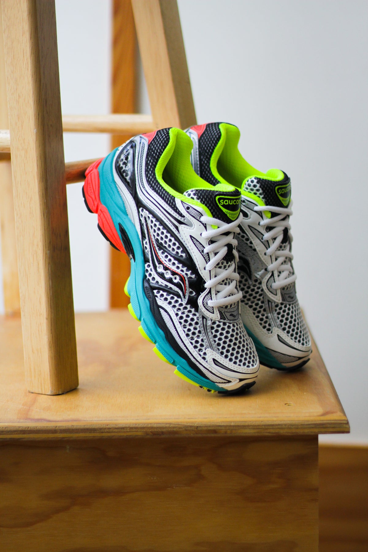 SAUCONY-PROGRID OMNI 9 SILVER MUTANT