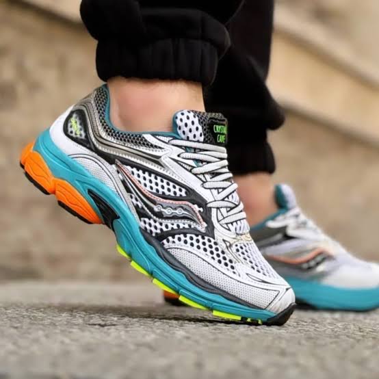 SAUCONY-PROGRID OMNI 9 SILVER MUTANT