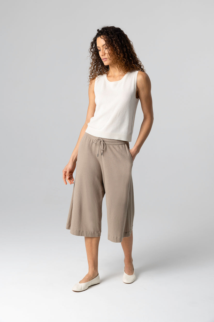 MAJESTIC FILATURES-LINEN BERMUDA COFFEE LATTE