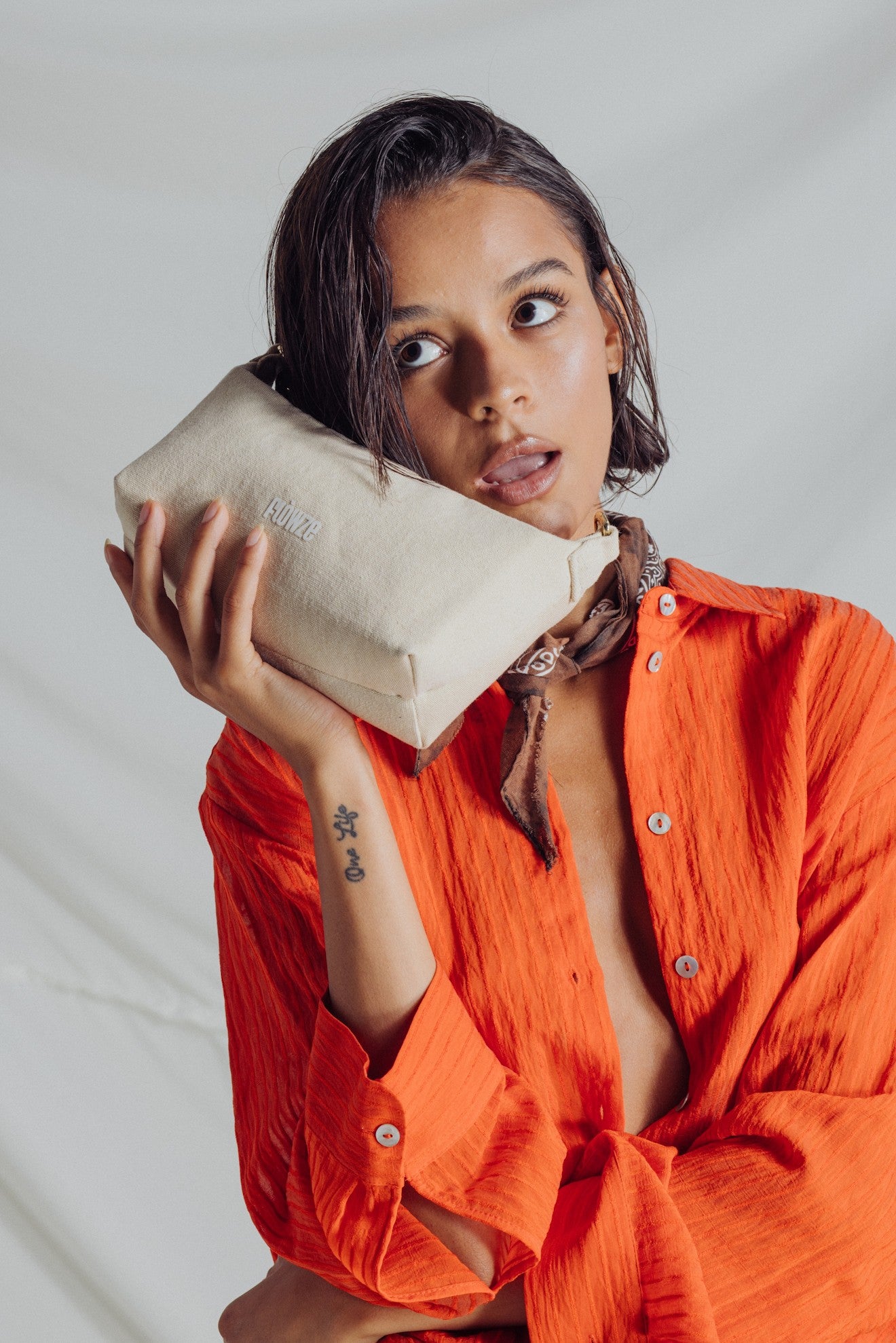 FLOWZE-FLÒ POUCH BEIGE