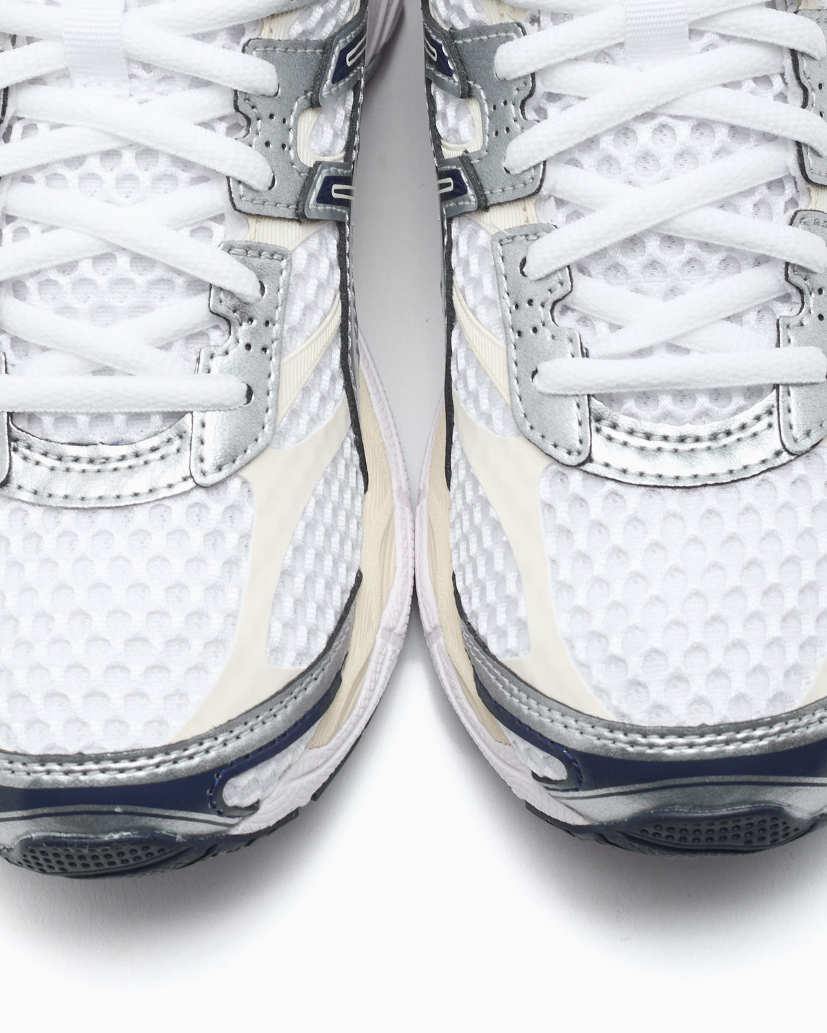 ASICS-GEL CUMULUS 16 WHITE MIDNIGHT 1203A733-103