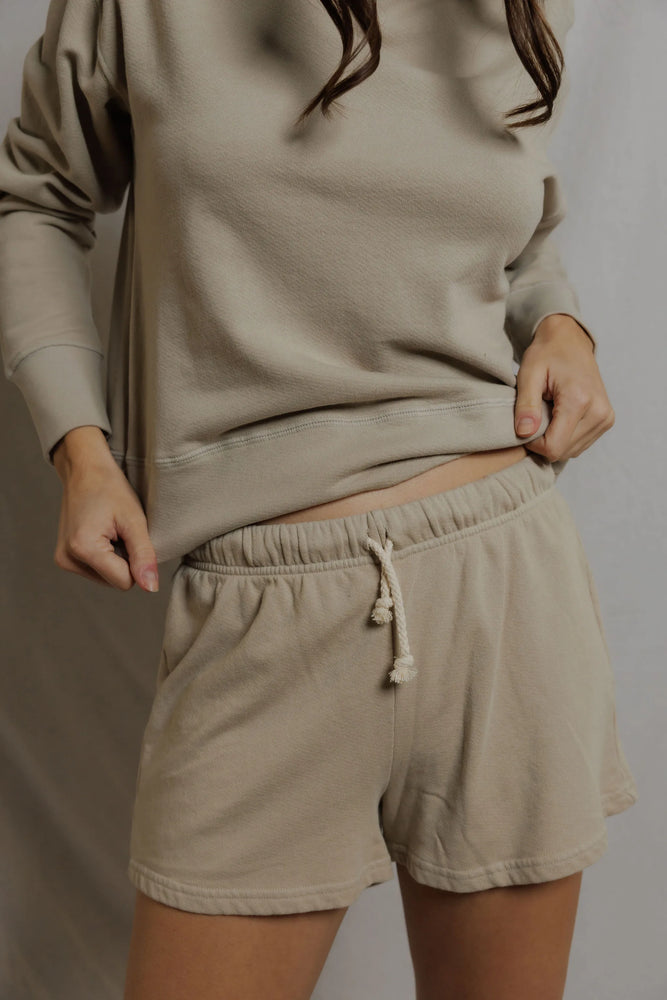 PERFECT WHITE TEE-LAYLA SHORT DRIFTWOOD