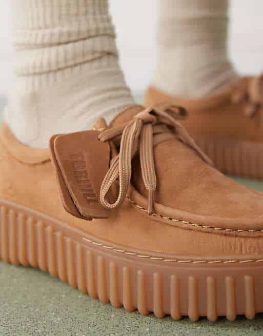 CLARKS-TORHILL BEE LIGHT TAN NUBUCK