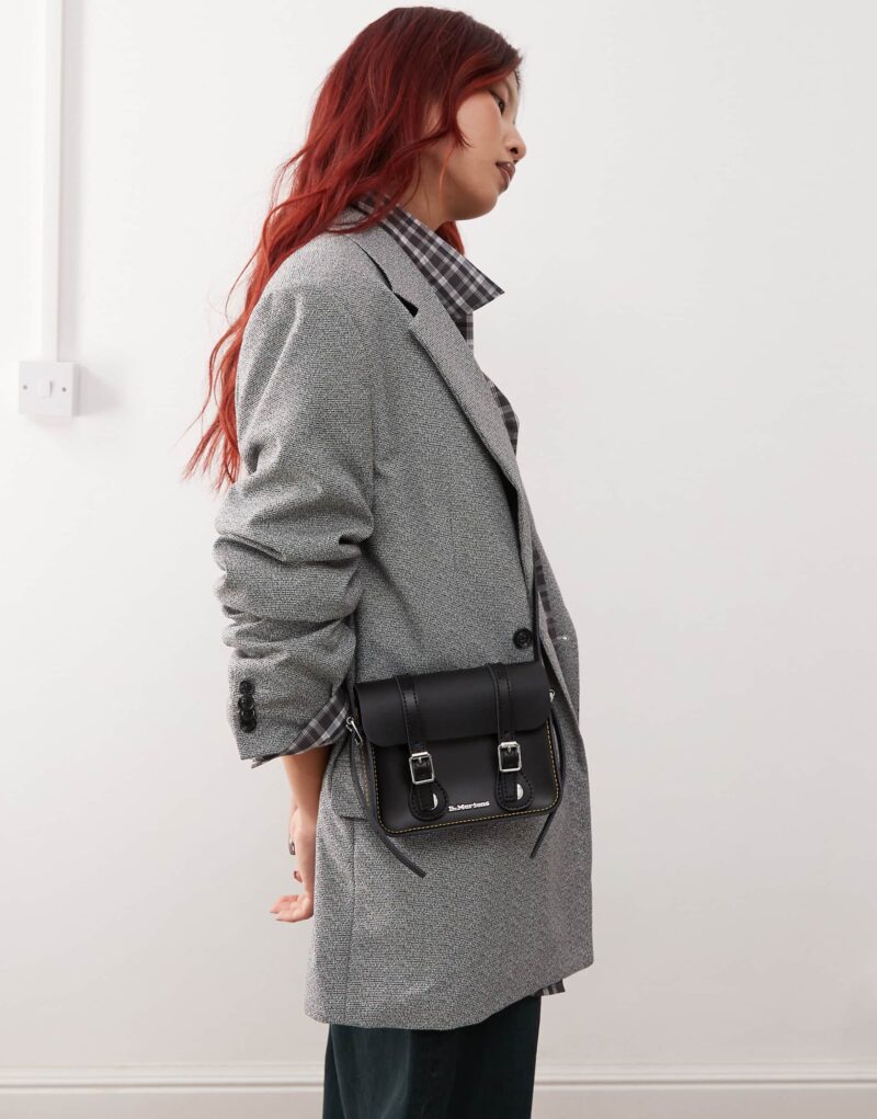 DR. MARTENS-7 INCH CROSSBODY BAG BLACK