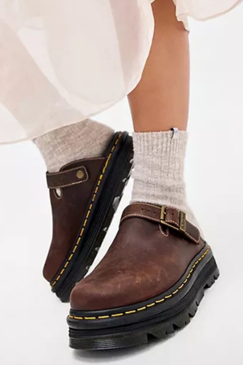 DR. MARTENS-ZEBZAG MULE DARK BROWN