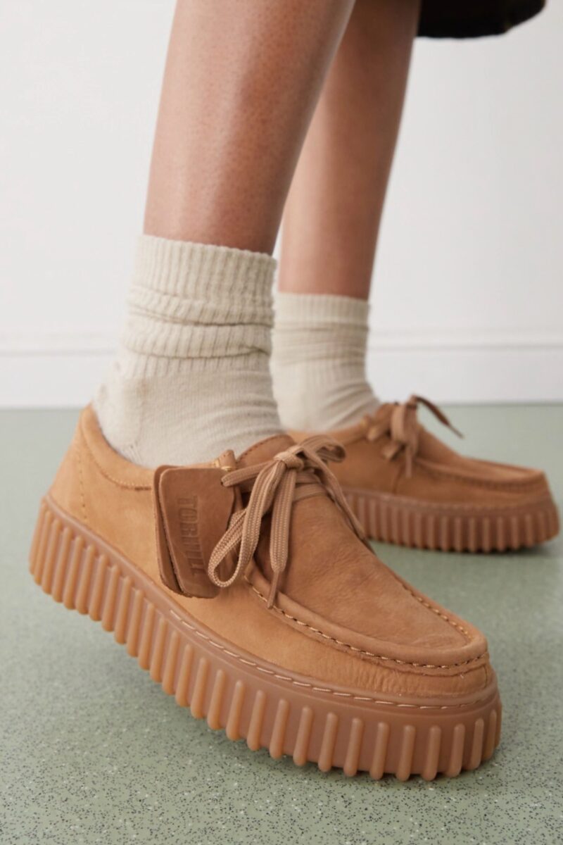 CLARKS-TORHILL BEE LIGHT TAN NUBUCK