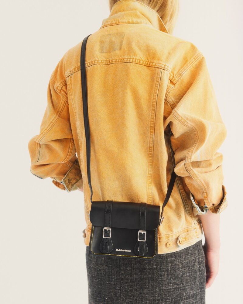 DR. MARTENS-7 INCH CROSSBODY BAG BLACK