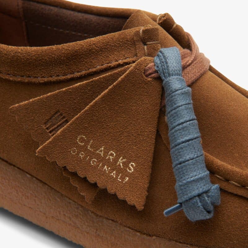 CLARKS-WALLABEE COLA SUEDE