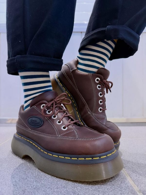 DR. MARTENS-BUZZ DARK BROWN GRIZZLY