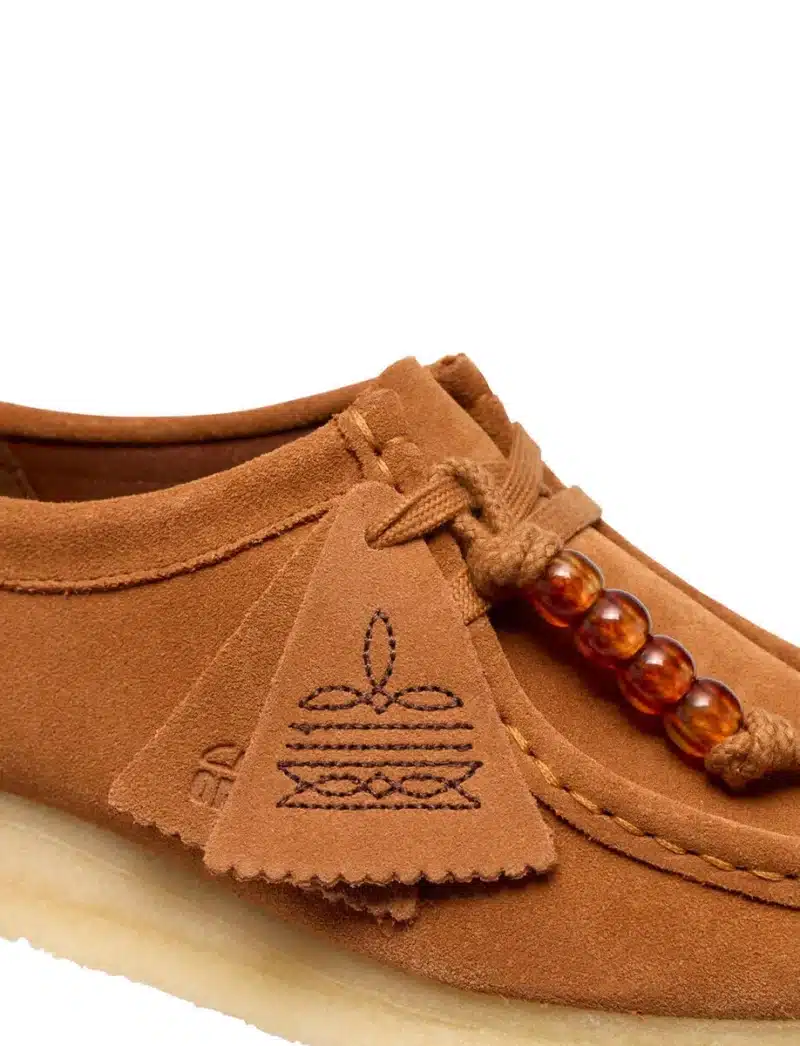 CLARKS-WALLABEE GINGER SUEDE